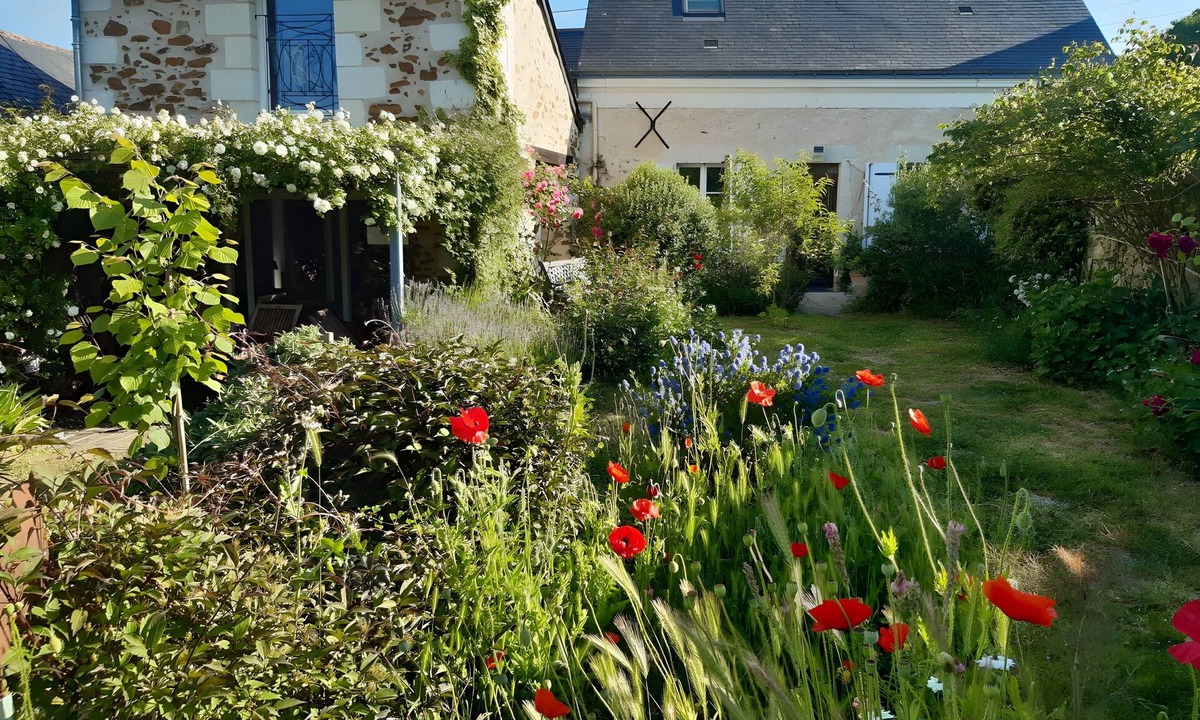 Saint-Remy-la-Varenne Bed & Breakfast | La volante Bouilloire Guest Room Between Angers and Saumur