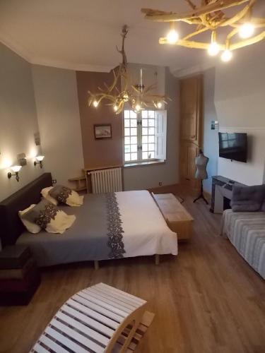 Commercy House | La Vue De Château