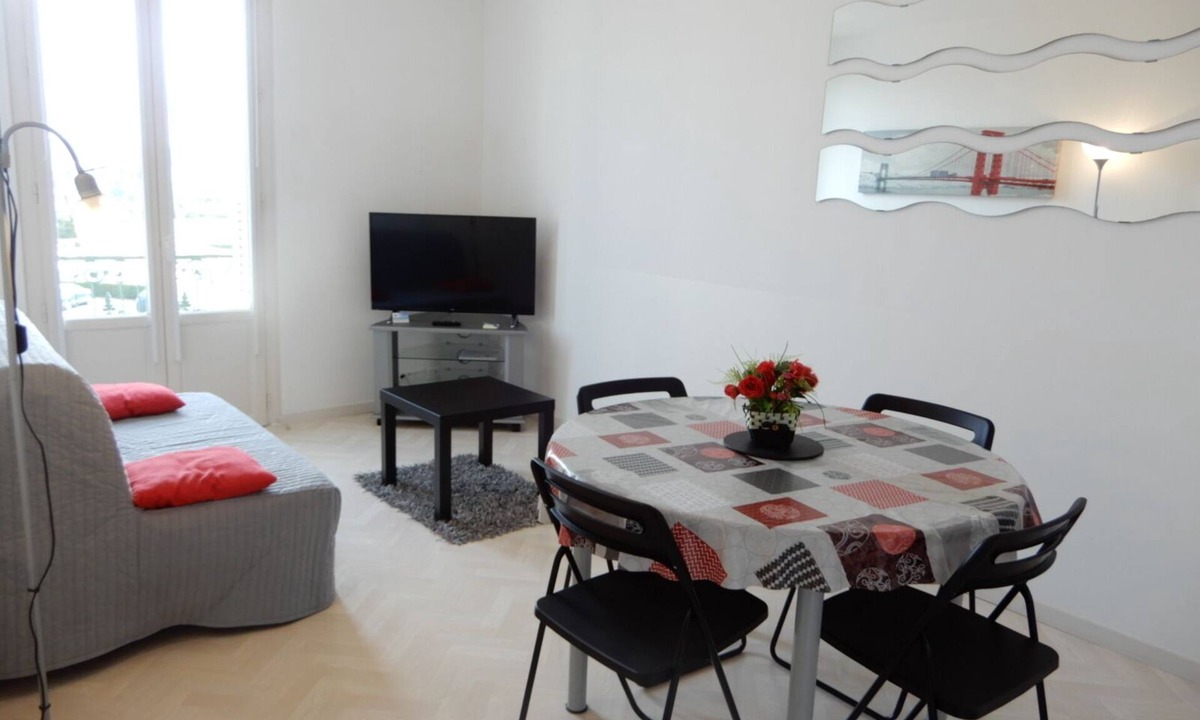 Mers-les-Bains Apartment | LA VUE MERS Apartment 1 to 2 pers panoramic view 100 m beach bikes provided