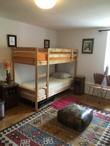 Monts et Vallees Ouest Creuse Bed & Breakfast | labalade chambre pelerin