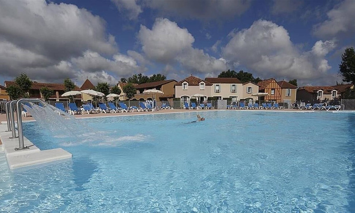 Monflanquin Resort | Lac Mondesir Monflanquin ST4p