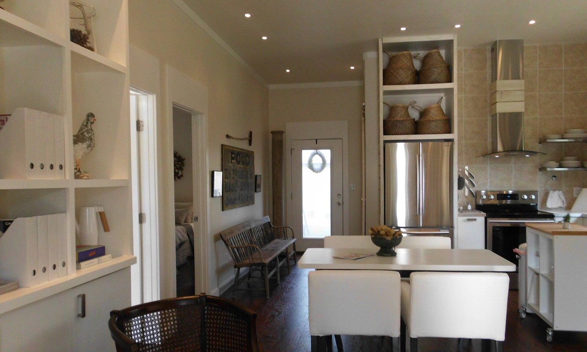 Windsor House | Lace Curtain Village 3