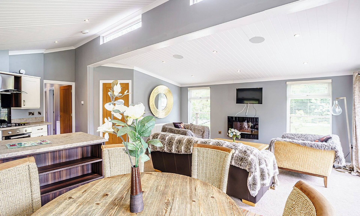 Congleton Ski Chalet | Ladera Luxury Lodge 3