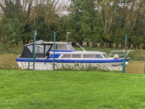 Ardens Grafton House | Lady V