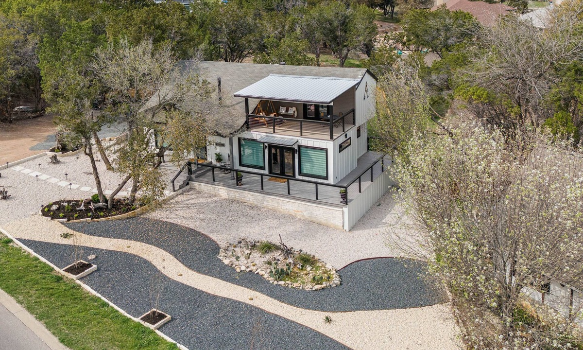 Waterford On Lake Travis House | Lago Vista Home w/Putting Green & Pool!