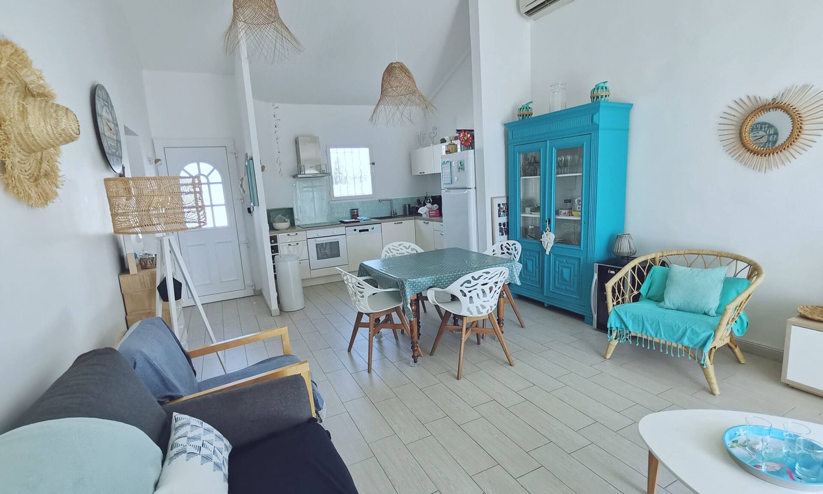 Palavas-les-Flots House | "Lagoon Cottage" on the canal