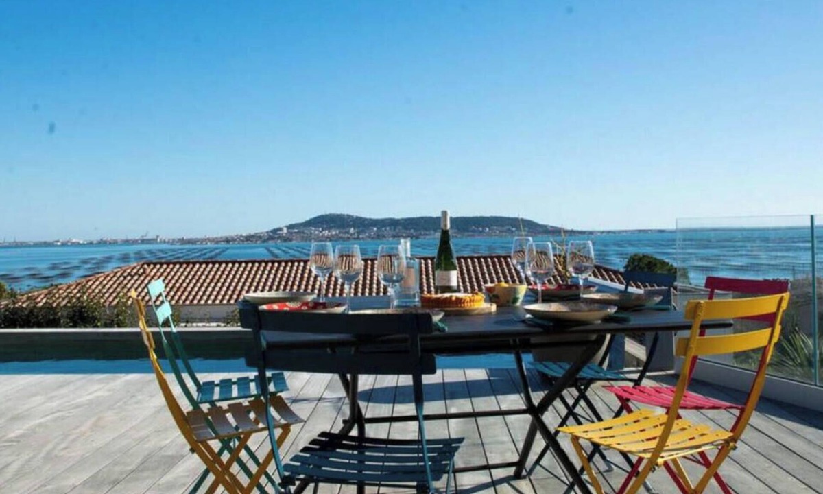 Bouzigues Villa | Lagoon view villa with private pool near Sète