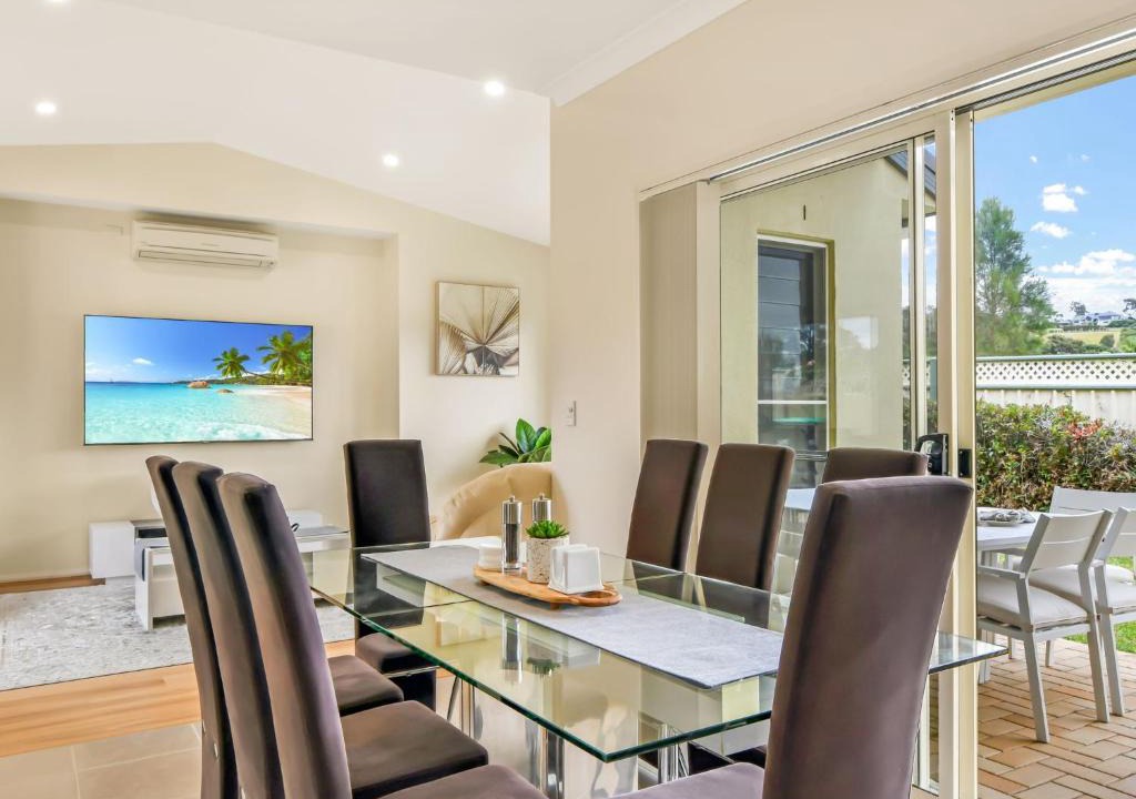 Black Head House | Laguna By The Beach