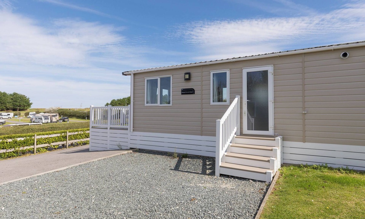 Holywell House | Laidback Coastal 3 (Pet)