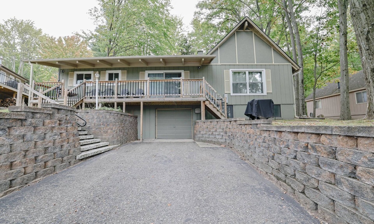 Canadian Lakes Cottage | Lake Access | Firepit, Fireplace, Dock & Views