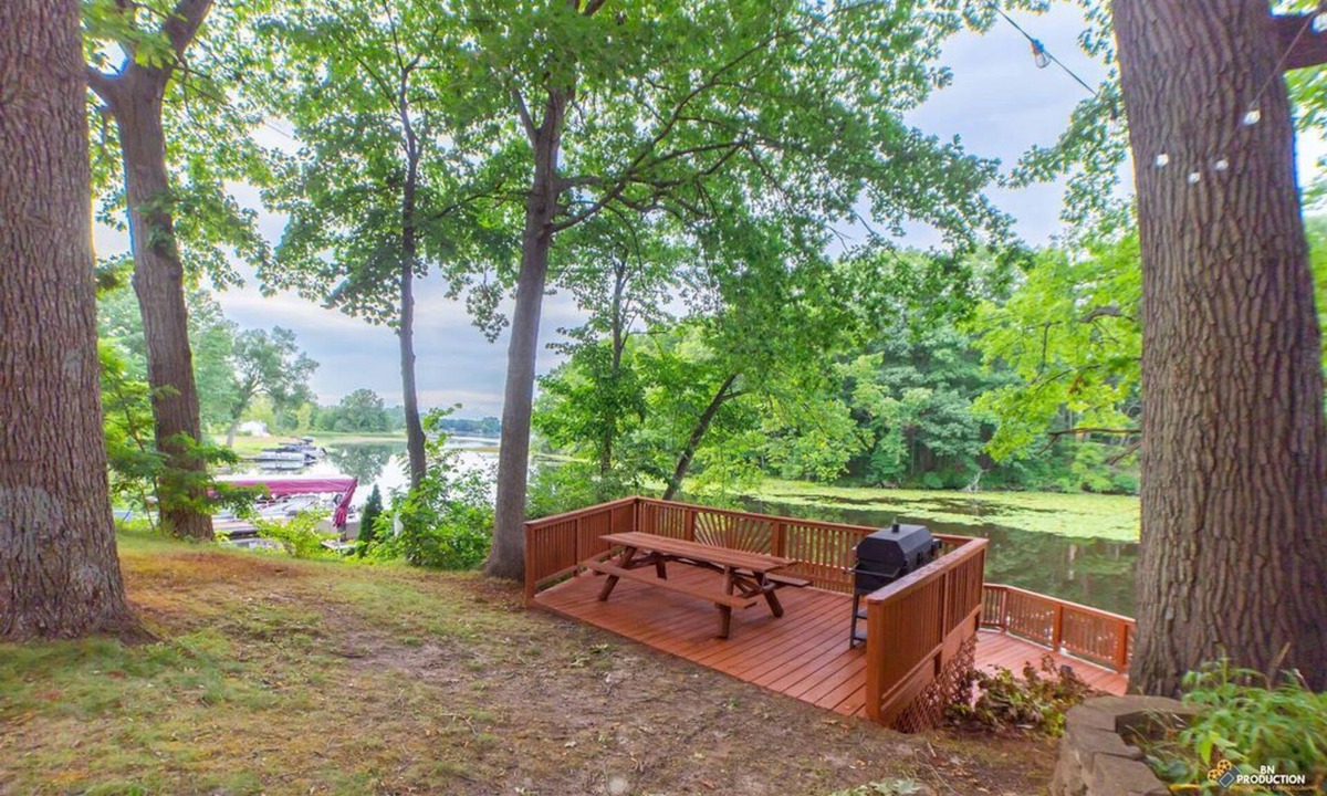 Ortonville House | Lake Access Paradise. BBQ, FIRE PIT, Huge Deck, Volleyball