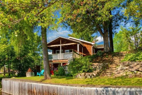 Saint-Claude Ski Chalet | Lake Access - Private Spa - Pool table - Rustique