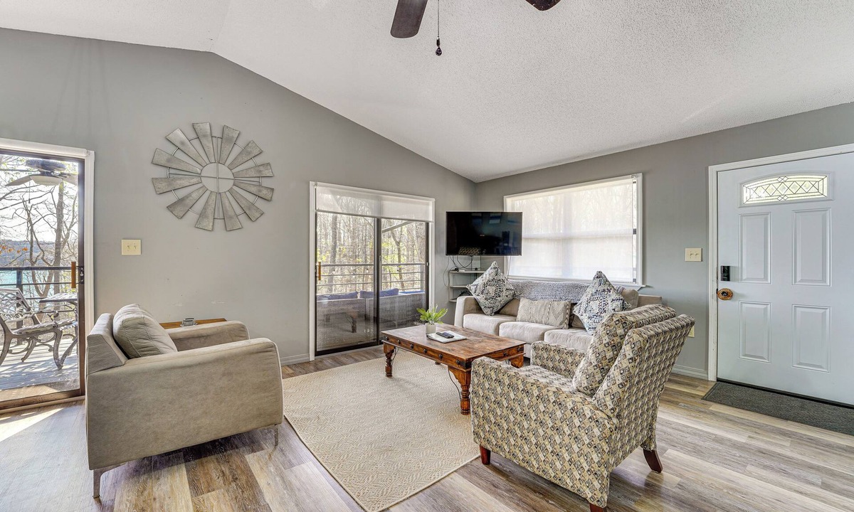 Golden House | Lake Access & Views! Table Rock Lake Family Escape