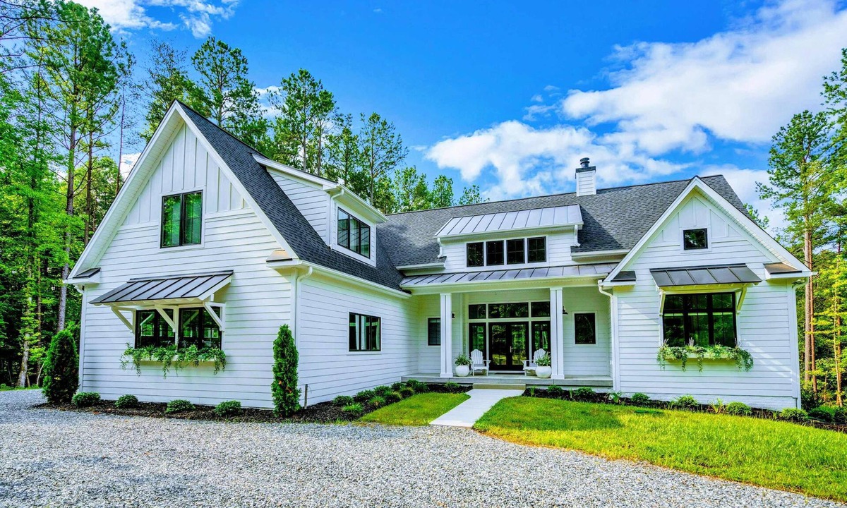 Mineral House | Lake Anna with Pool, Beach, Patio, Hot Tub