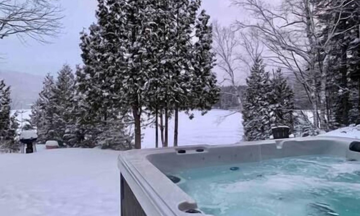 Saint Donat House | Lake Archambault Waterfront SPA Billiard Ski Games