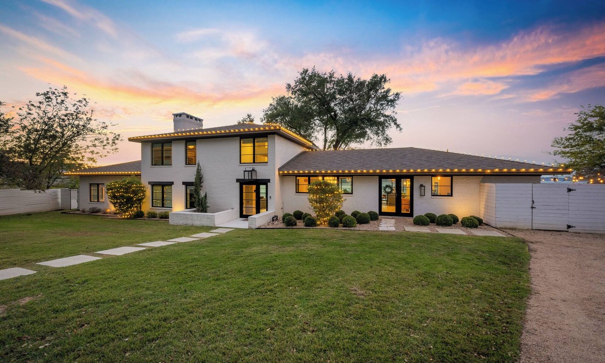 Belton House | Lake Belton Pool, Lake Views & Fire Pit