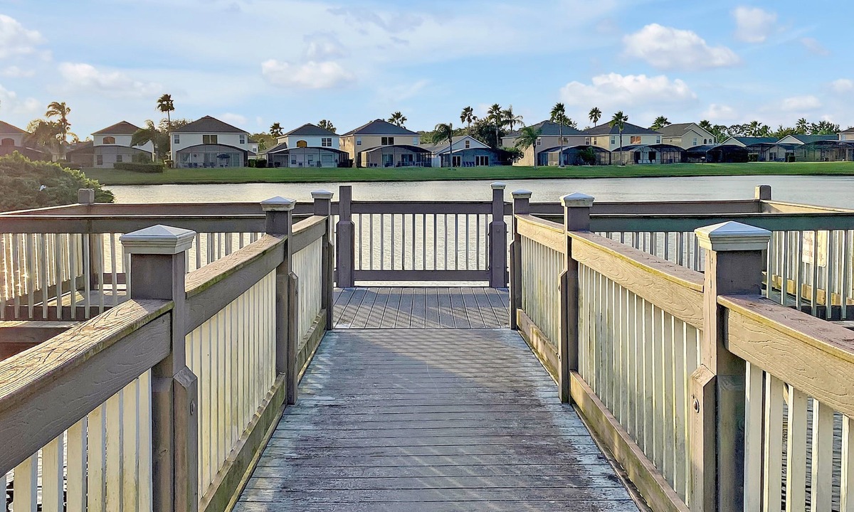 Crystal Cove House | Lake Berkley Home: Pool, Lakefront & near Disney