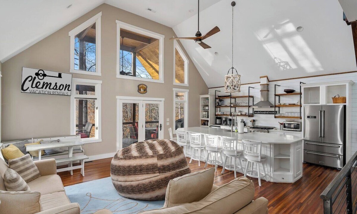 Seneca House | Lake Break on Lake Keowee