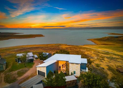 Burnet House | Lake Buchanan - Pool, Hot Tub & Lake Access