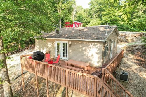Barnett House | Lake Cabin & Dock - A True Ozarks Experience!