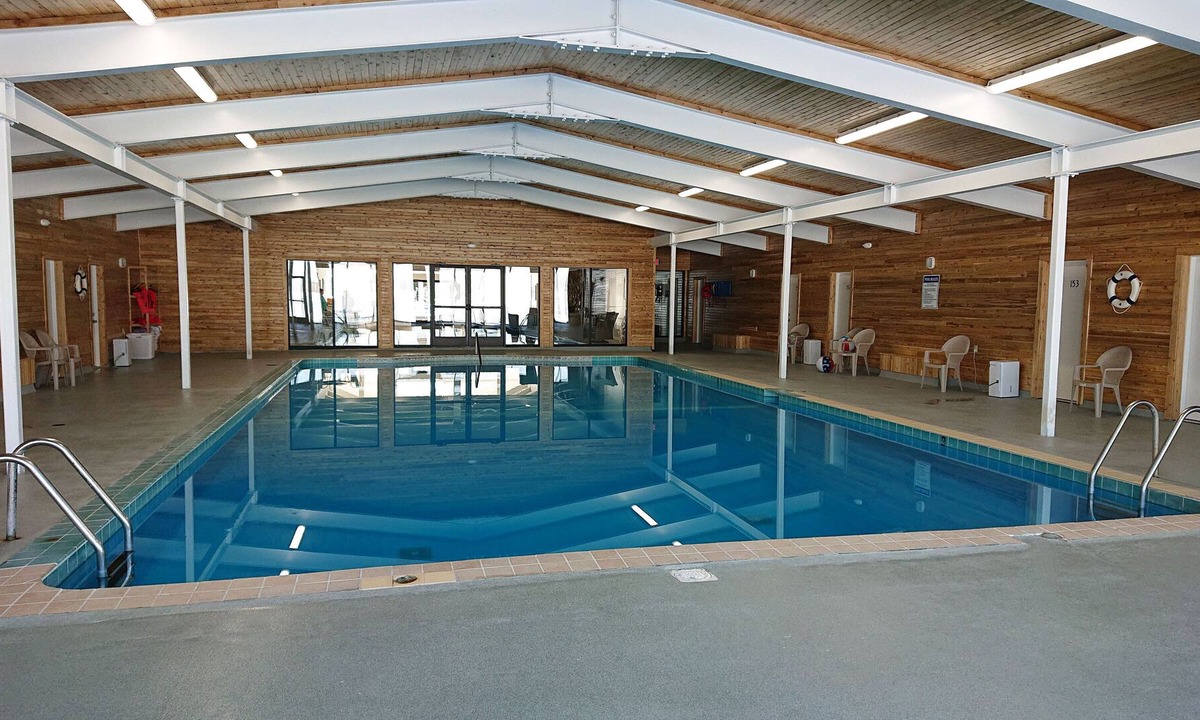 Cadillac Hotel | Lake Cadillac Resort