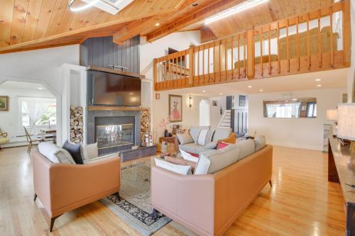 Lake Carmel House | Lake Carmel Access Waterfront Home with Deck!