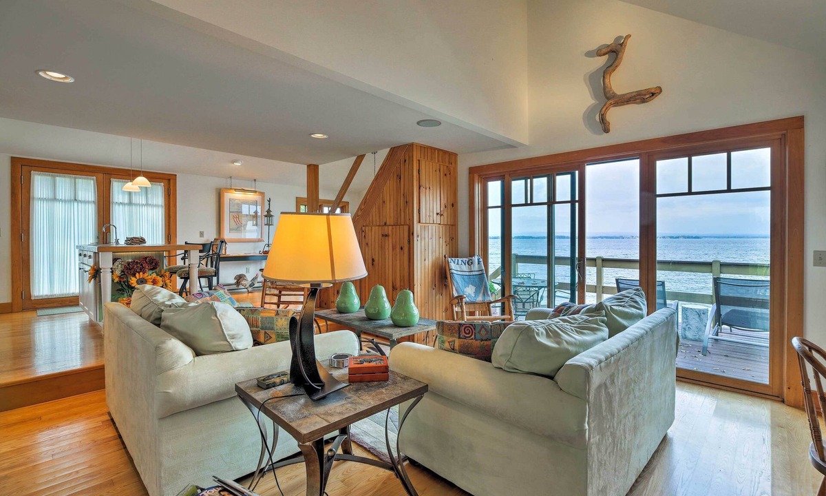 North Hero Cottage | Lake Champlain Cottage w/Private Deck & Fire Pit!