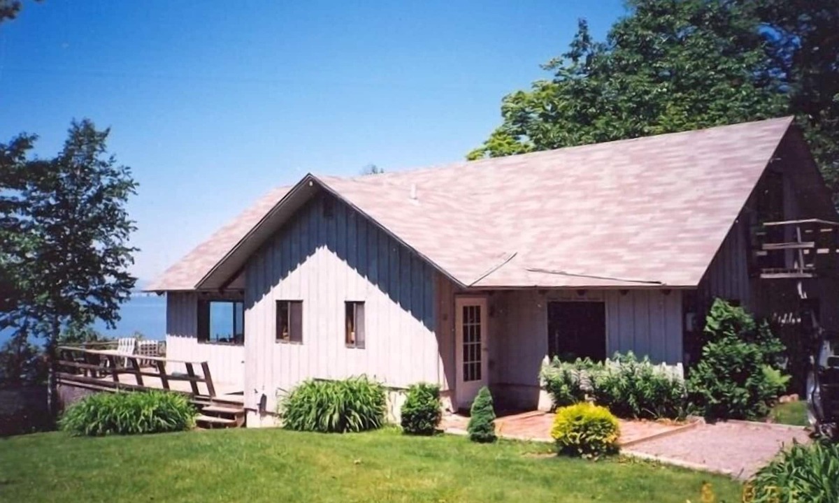 Malletts Bay House | Lake Champlain Deck House