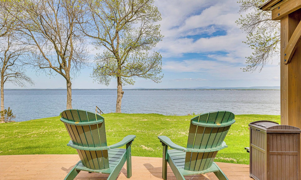 North Hero Cottage | Lake Champlain Family Retreat w/Deck & Yard