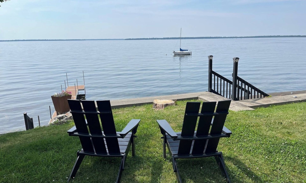 Swanton Cottage | Lake Champlain-Waterfront, Fishing Dock, Sunsets, Kayak & Paddle Boards!