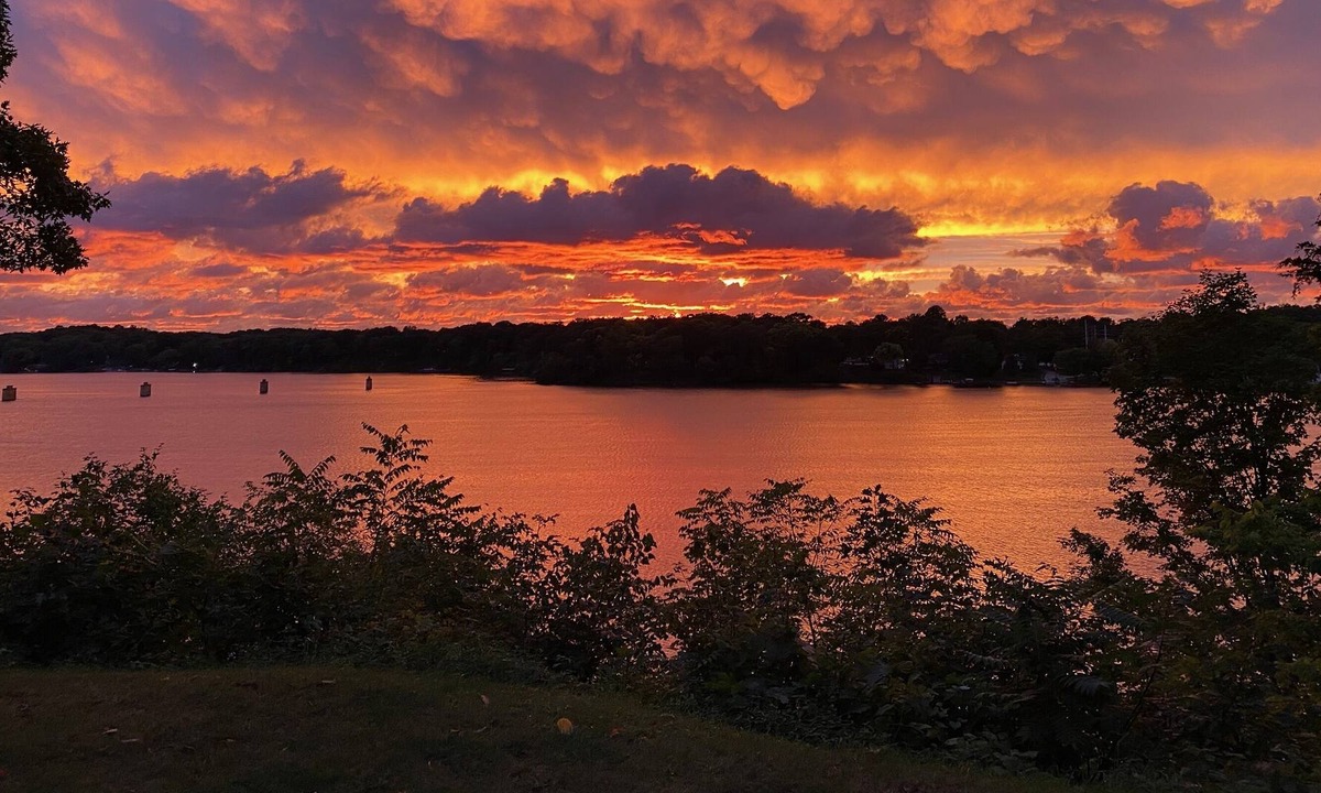 Berrien Springs House | Lake Chapin Sunset View Home