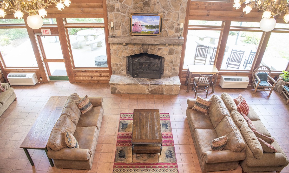 Hiawassee Hotel | Lake Chatuge Lodge