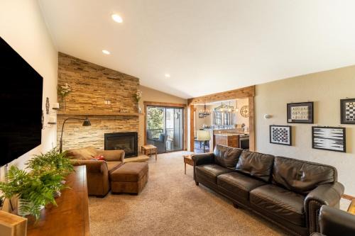 Dillon Apartment | Lake Cliffe 303 Building E