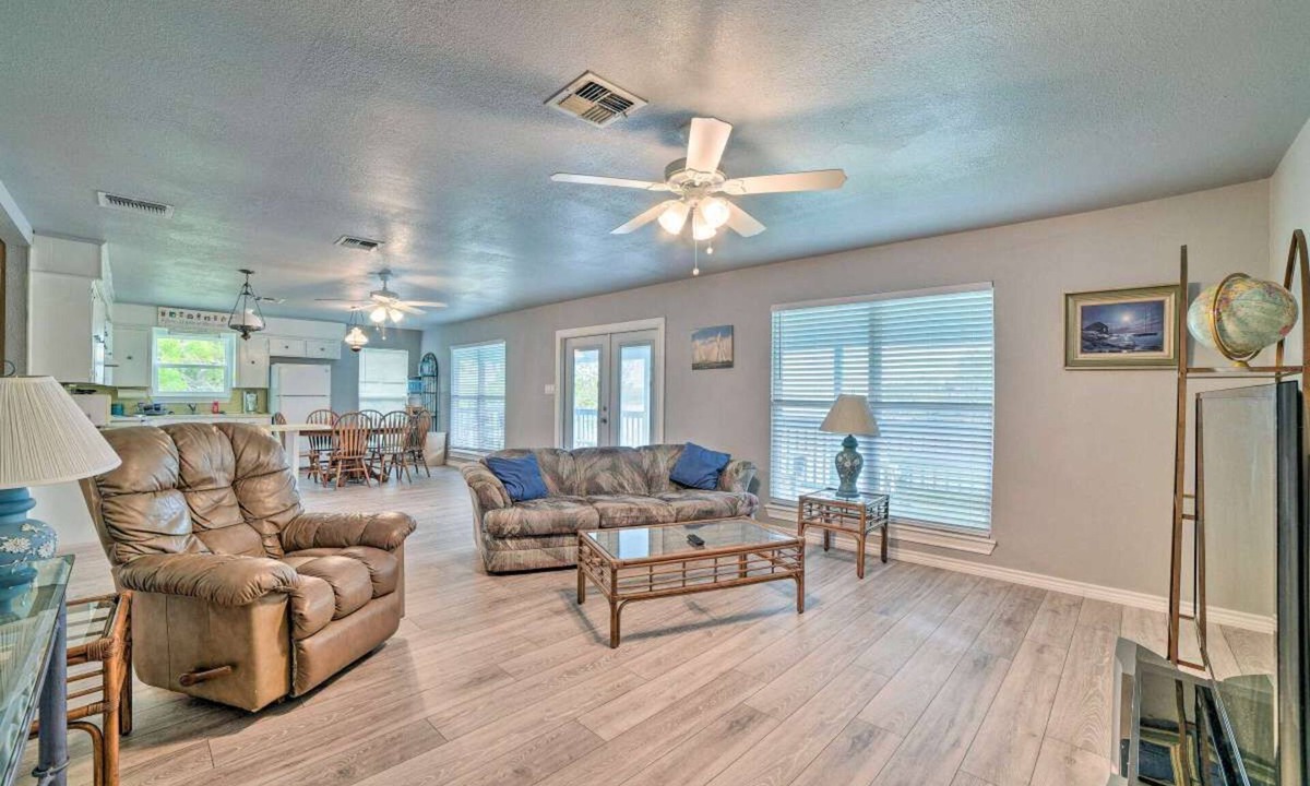 Dinero House | Lake Corpus Christi Vacation home