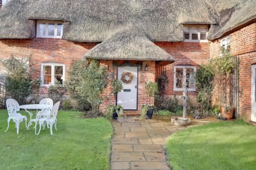 Swindon House | Lake Cottage