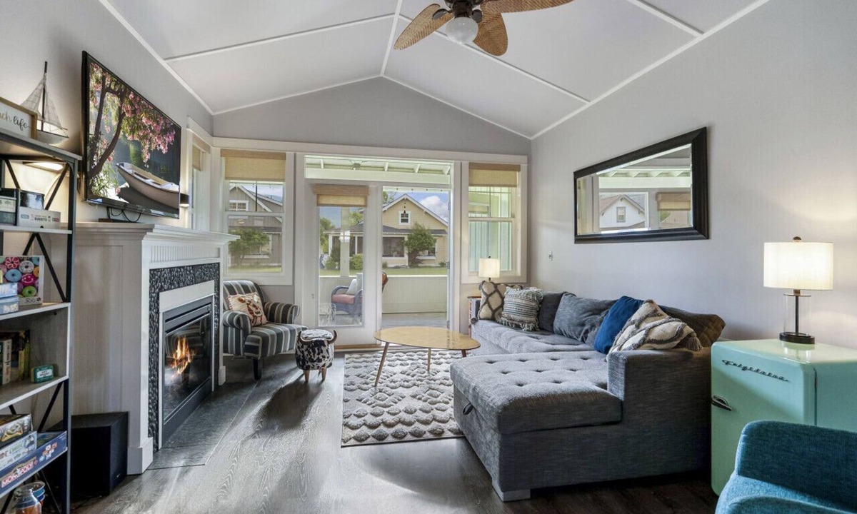 Oroville House | Lake Cottage @ Veranda Beach