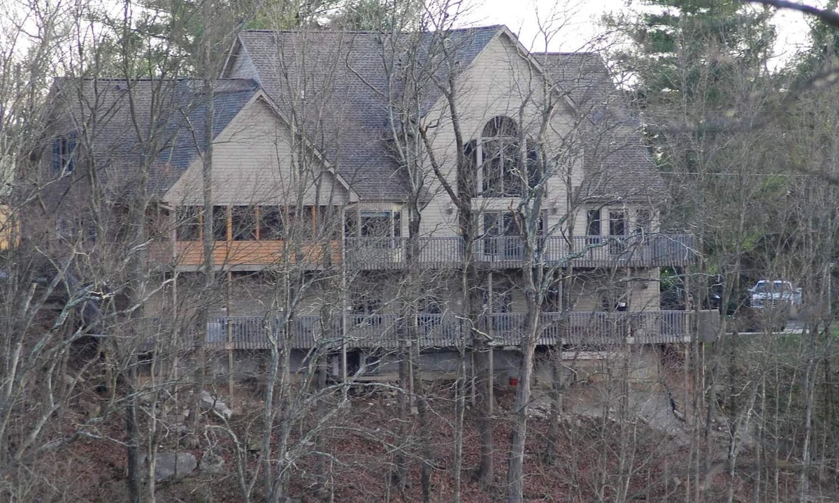 Sloans Valley House | Lake Cumberland LakehousenSleeps 26 Guests!
