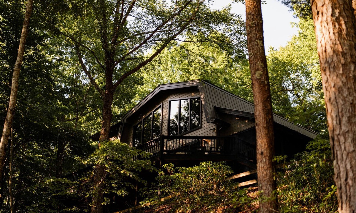 Walnut Mountain House | Lake Dakwa Lodge, Lake Dakwa Lodge Lakeside Retreat