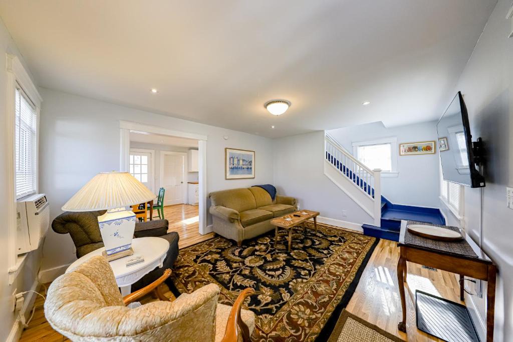 Hammondsport House | Lake Daze