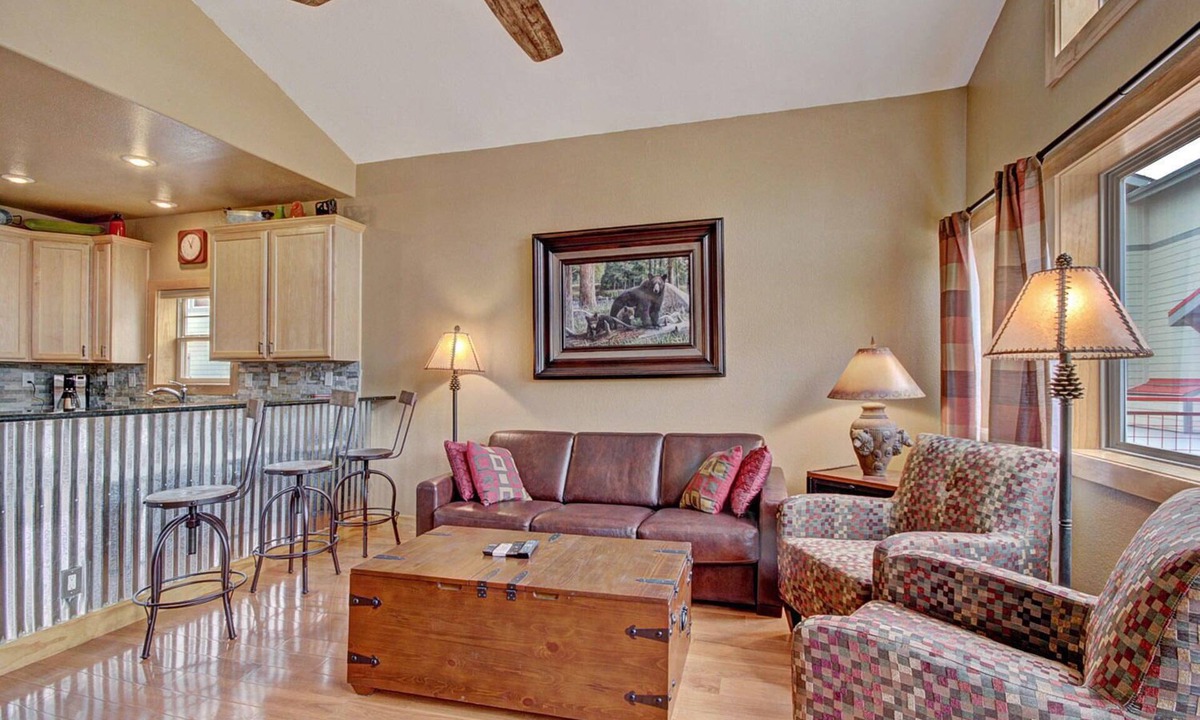 Dillon House | Lake Dillon Luxury: Ski, Dine, Hike, Bike, Boat, Kayak, Shop, Relax, Repeat!