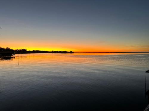 Jacksons Point Apartment | Lake Drive apartment