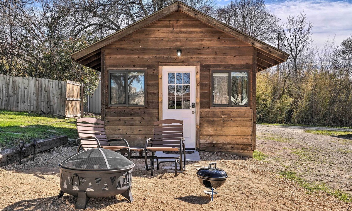 New Braunfels Apartment | Lake Dunlap Studio w/Shared Boat Ramp, Dock