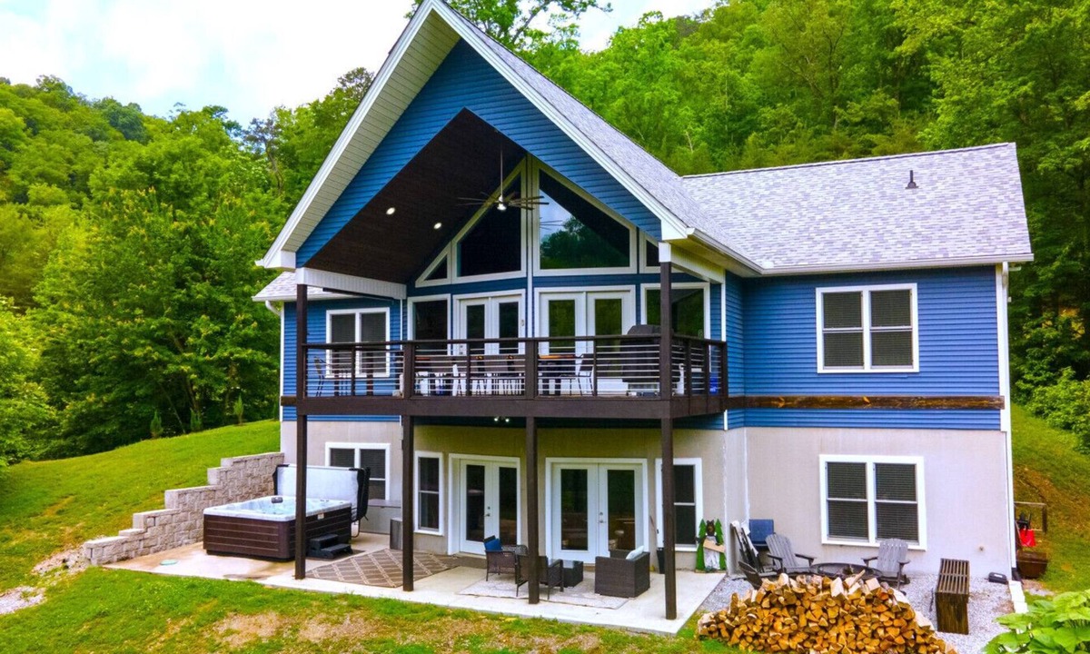 Tazewell House | Lake Effect on Norris Lake