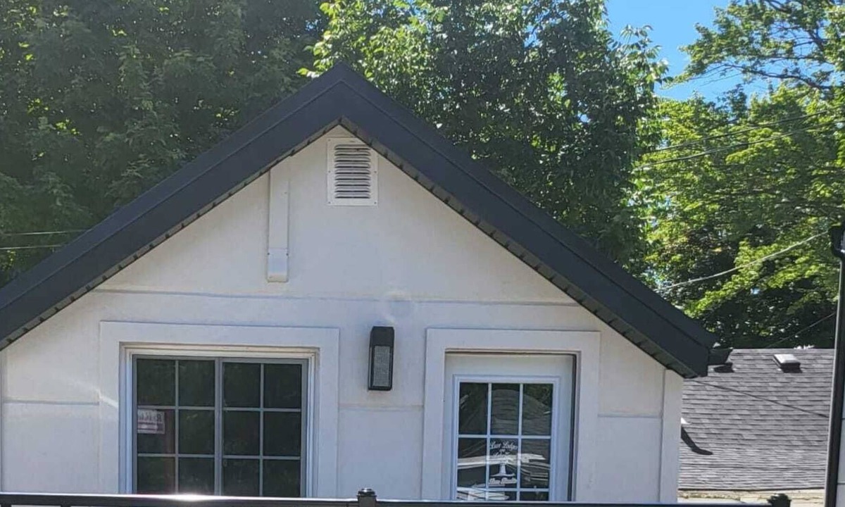 Port Dover Apartment | Lake Erie Condo w/private Beach & Deck Bunkie