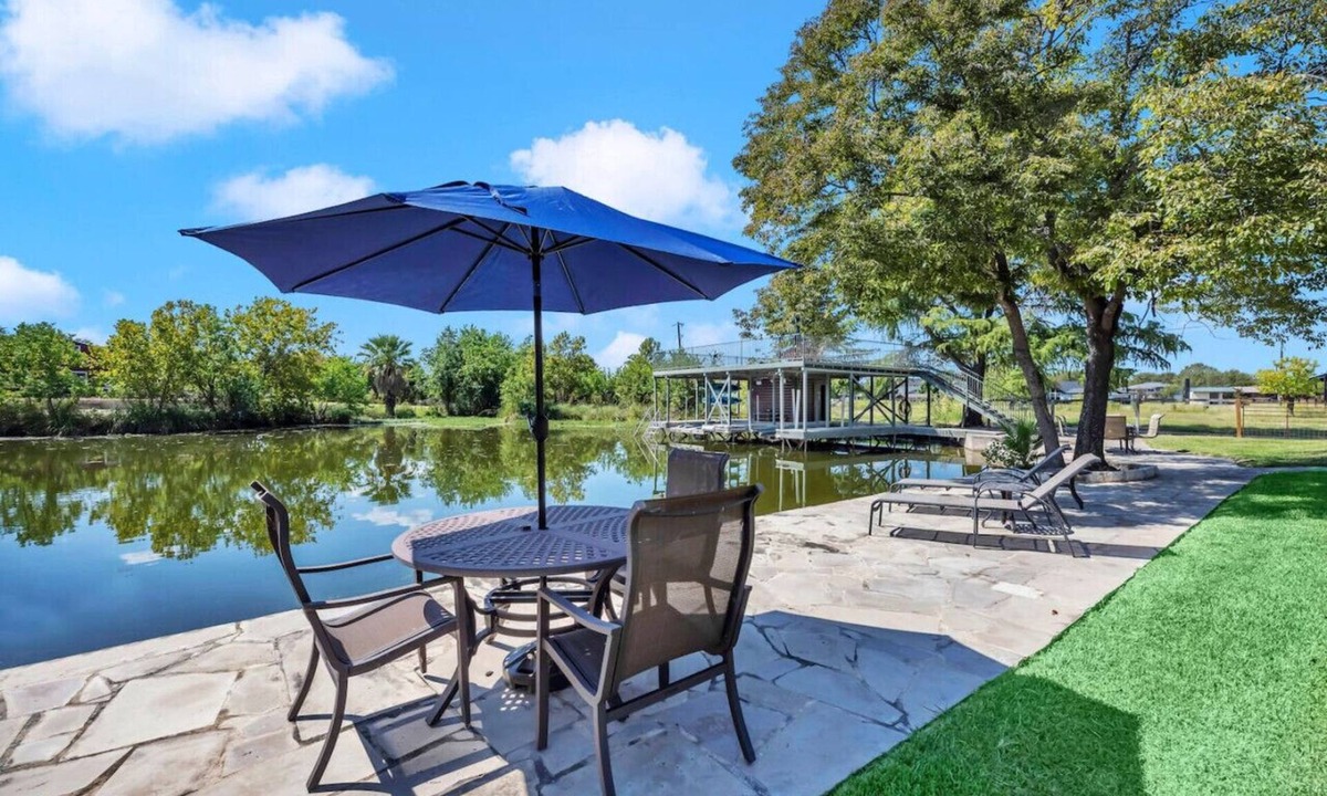 Granite Shoals House | Lake Escape Awaits, Book Your Waterfront Getaway!