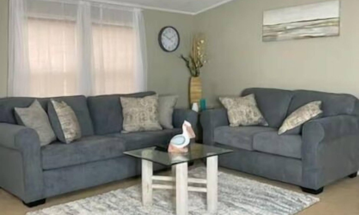 Coldwater House | Lake Escape Cottage (waterfront, jacuzzi, parking)