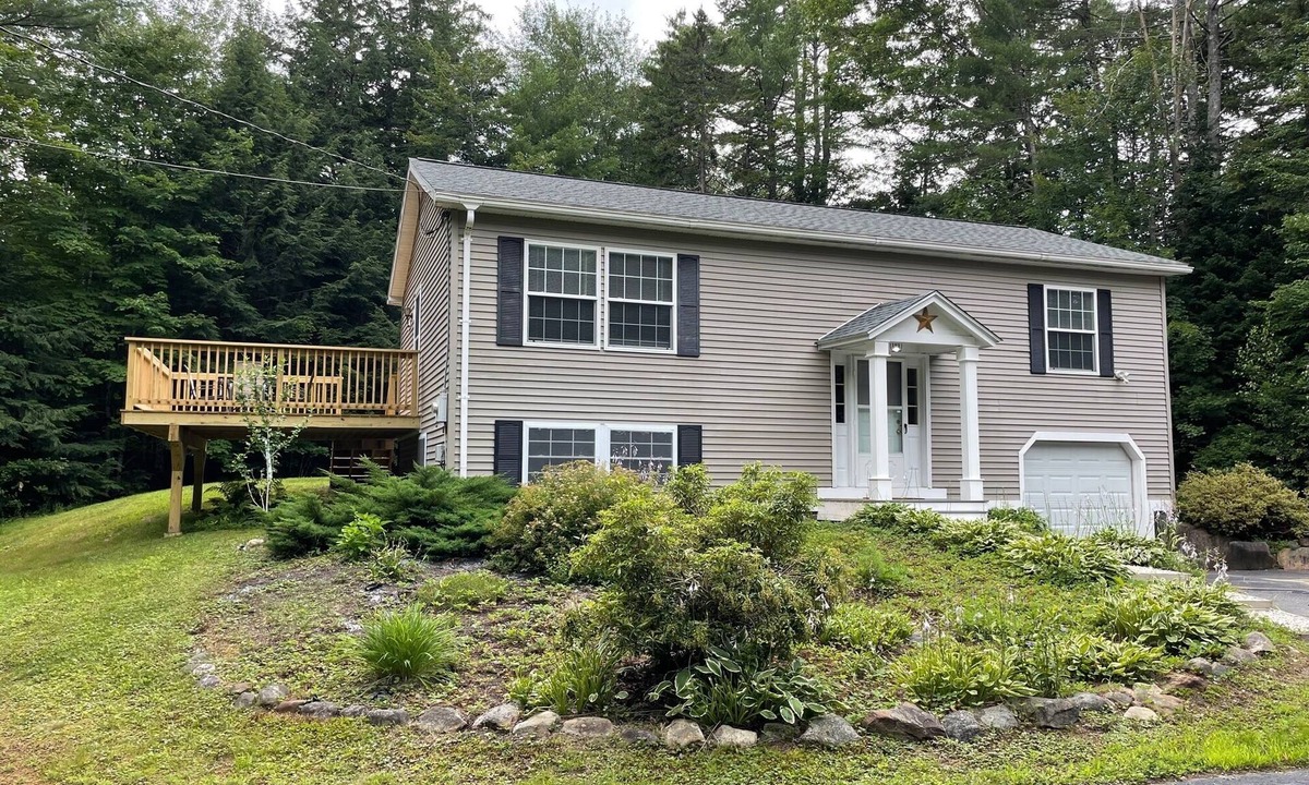 Barnstead House | Lake Escape, Dog-Friendly