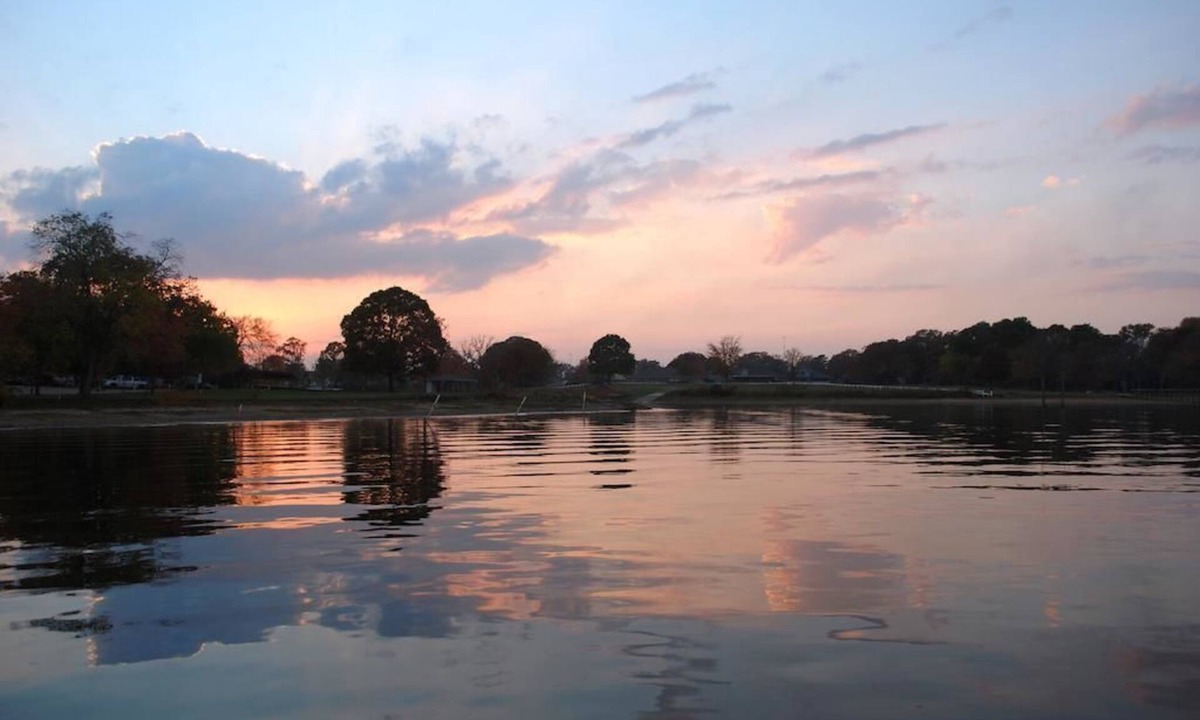 Alba Hotel | Lake Fork Marina & Motel