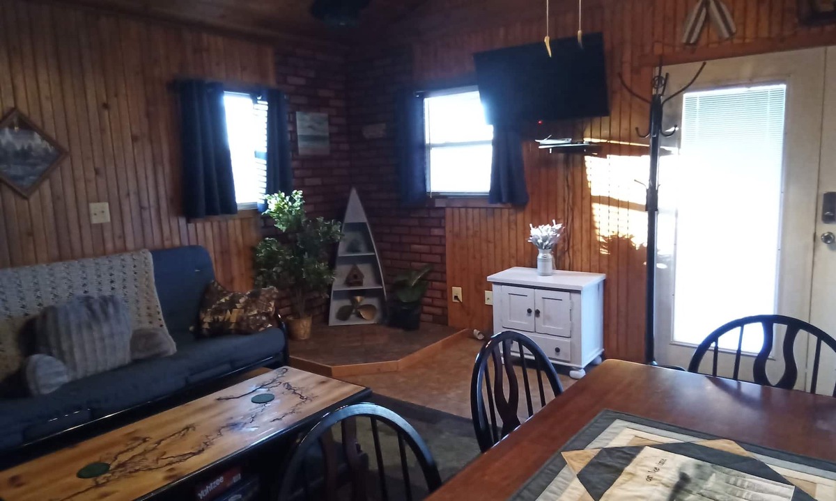 Stover Cabin | Lake Front Cabin in Quiet Cove