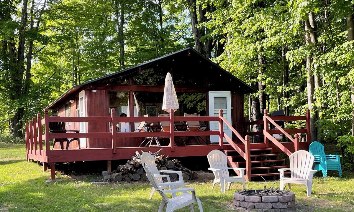 Mayfield Cabin | Lake Front Cabin with Sandy Beach